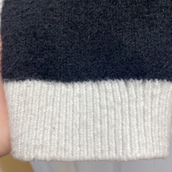 Tahari cardigan button up sweater cardigan size medium - Picture 3 of 10